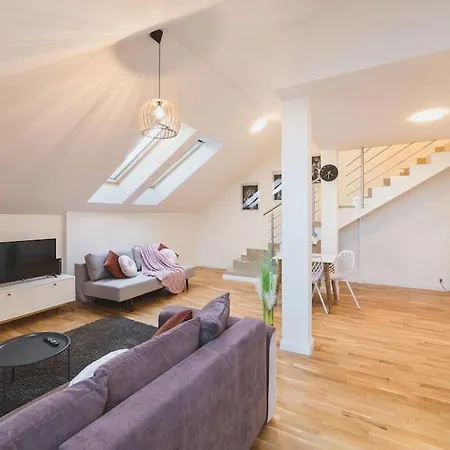 Royal Loft 110m2 דירה