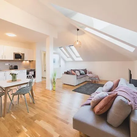 Royal Loft 110m2 Prag